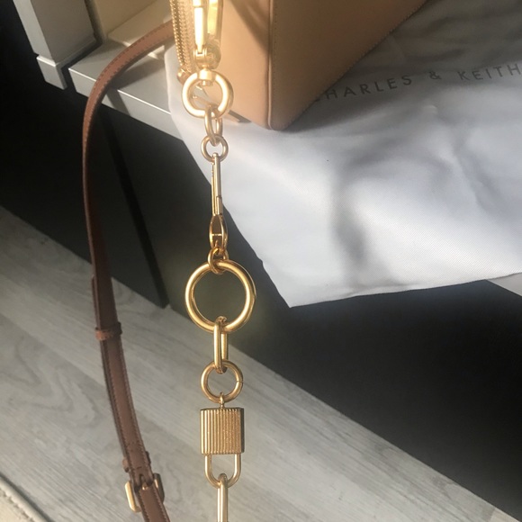 Charles & Keith Crossbody - Picture 9 of 9